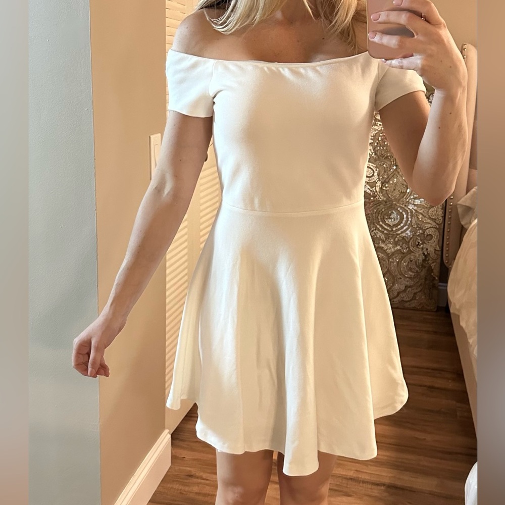 Alice and Olivia white off the shoulder dress - Picture 5 of 12